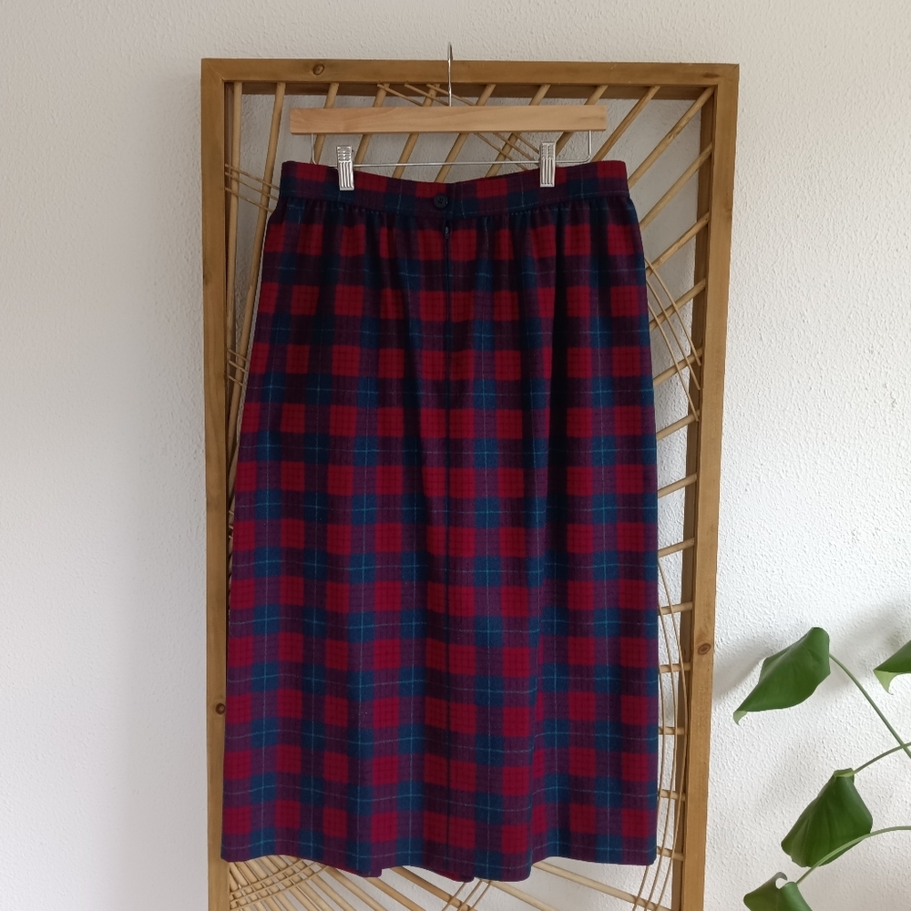 Vintage Pendleton Plaid Pleated Wool Skirt / Size 16 - Picture 7 of 11